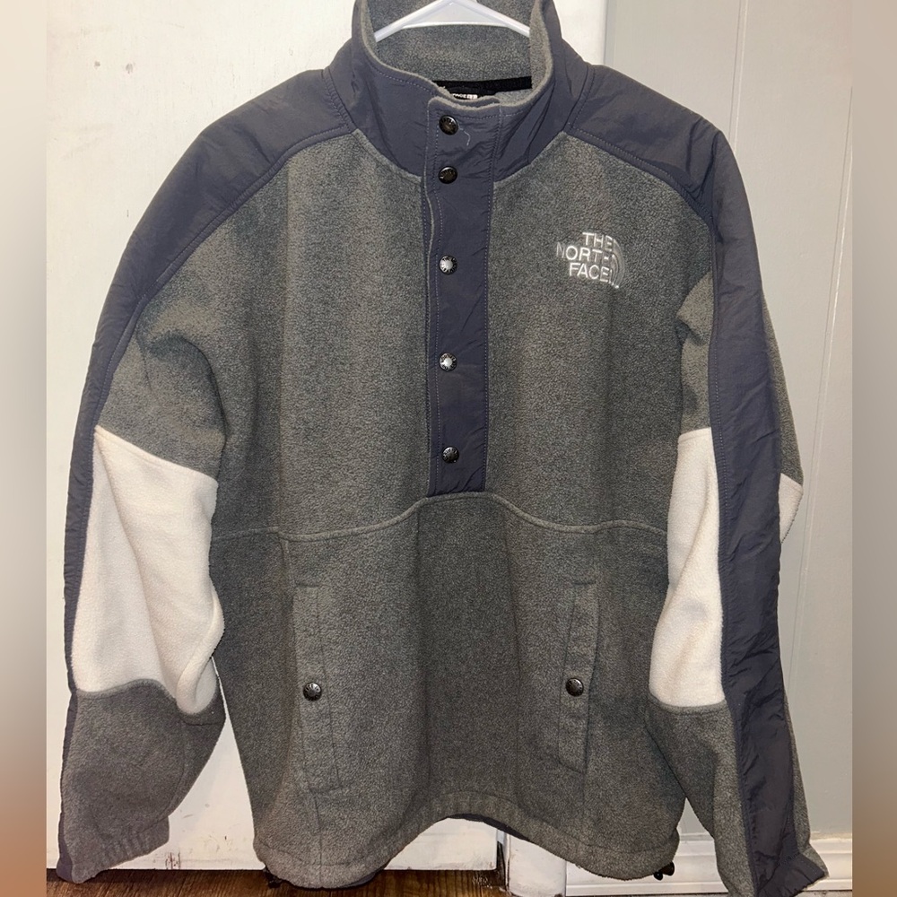 North Face 1/4 Button Up Fleece. Limited Edition